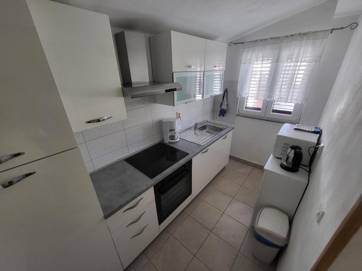 Apartment Maria Ljubač Zewnętrze zdjęcie